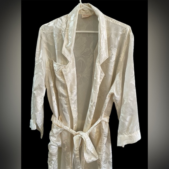 Vintage Victoria Secrets Long Cream Robe - Picture 2 of 9